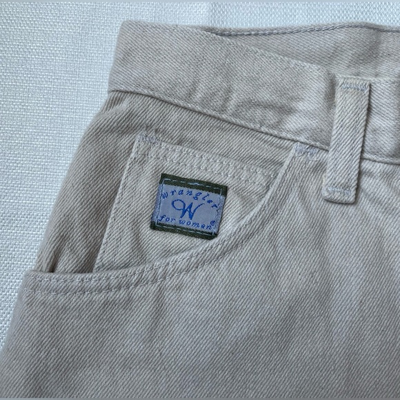 #17 Vintage Wrangler Misses Fit 6 Short Runs Small - Picture 5 of 10